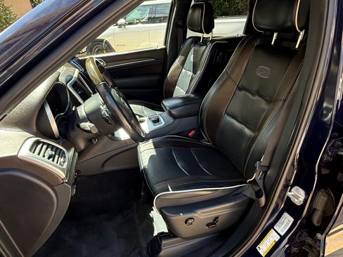 Used 2015 Jeep Grand Cherokee Overland w/ Advanced Technology Group AWD/4WD image 8