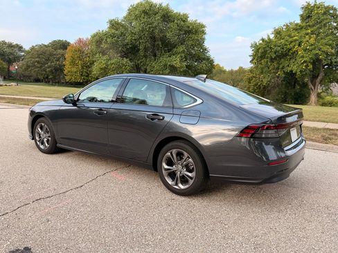 Used 2024 Honda Accord EX image 10