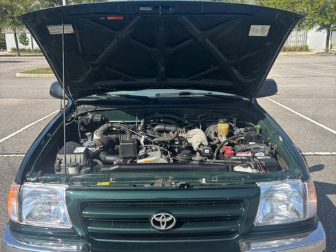 Used 2000 Toyota Tacoma 2WD Regular Cab image 15