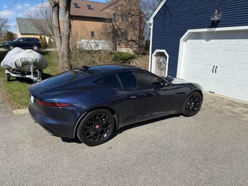 Used 2018 Jaguar F-TYPE Coupe RWD image 13