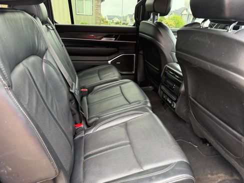 Used 2022 Jeep Wagoneer Series II AWD/4WD image 2