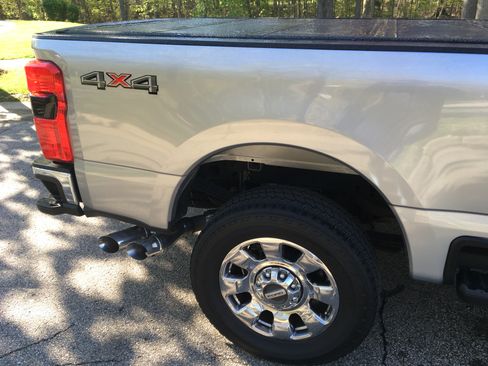 Used 2023 Ford F250 Lariat w/ Lariat Ultimate Package AWD/4WD image 12
