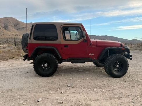Used 1998 Jeep Wrangler SE image 6