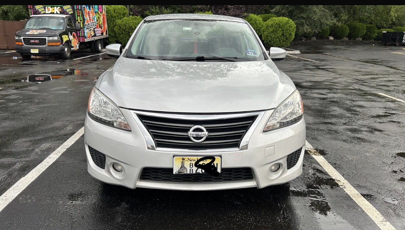 Used 2013 Nissan Sentra SR w/ Driver Pkg FWD image 2