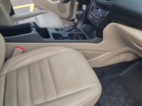 Used 2017 Ford Escape Titanium image 10