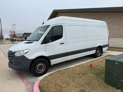 Used 2022 Mercedes-Benz Sprinter 2500 image 6