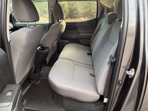 Used 2019 Toyota Tacoma SR5 image 10