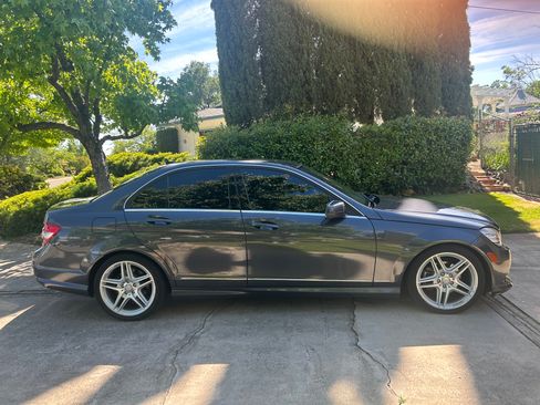 Used 2011 Mercedes-Benz C 300 Sedan image 1