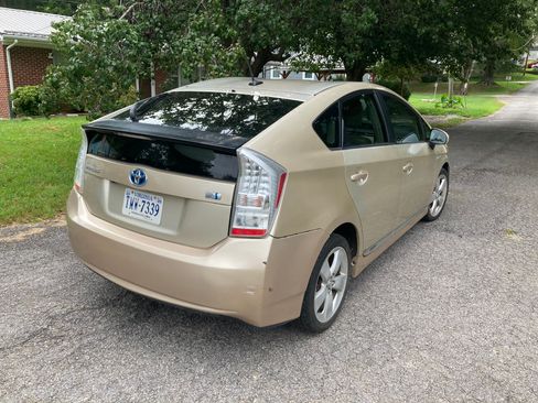 Used 2011 Toyota Prius Five image 5