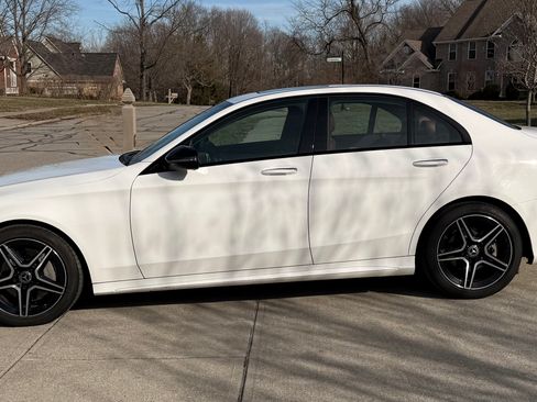 Used 2019 Mercedes-Benz C 300 C 300 4MATIC Sedan 4D image 4