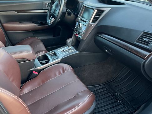 Used 2014 Subaru Outback 2.5i Limited AWD/4WD image 9