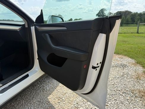 Used 2023 Tesla Model Y Long Range AWD/4WD image 6