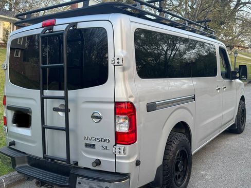 Used 2015 Nissan NV 3500 SL w/ Technology Package image 2