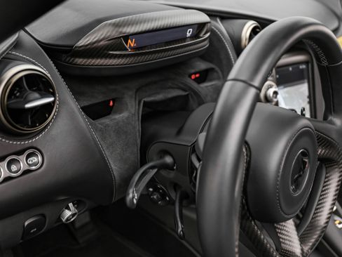 Used 2018 McLaren 720S Luxury RWD image 25
