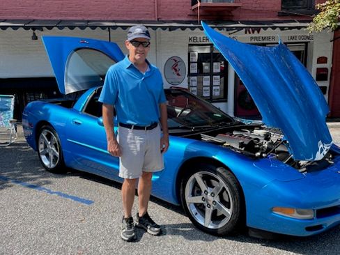 Used 1998 Chevrolet Corvette Coupe w/ Memory Pkg image 1