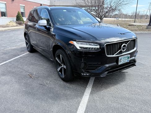 Used 2019 Volvo XC90 T6 R-Design w/ Advanced Package image 4