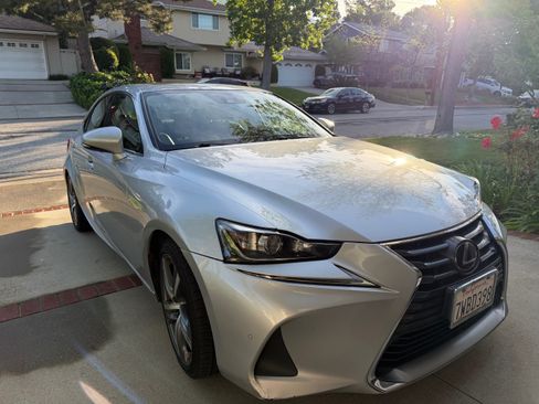 Used 2017 Lexus IS 200t F Sport image 1