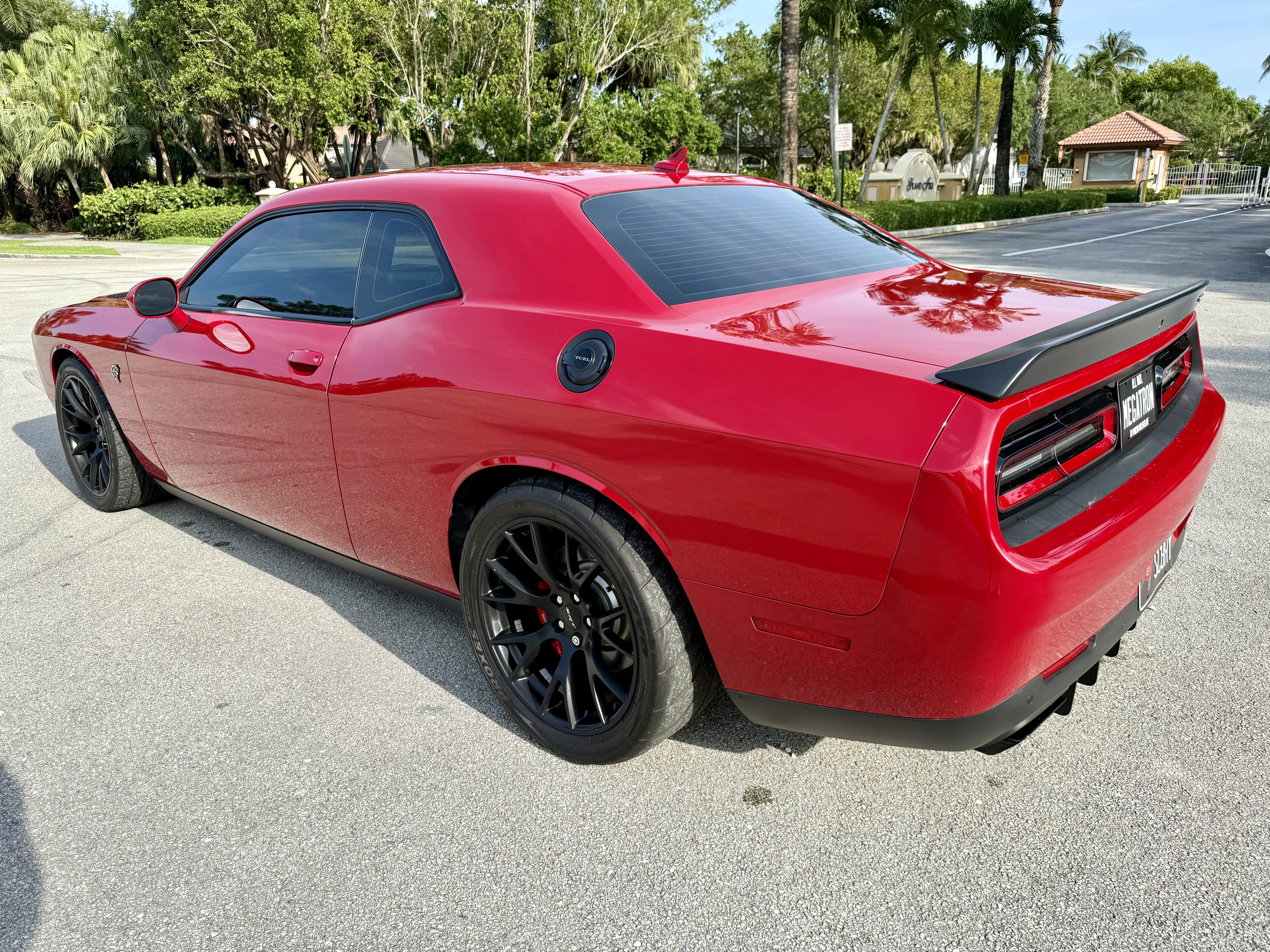 Used 2015 Dodge Challenger SRT Hellcat RWD image 4