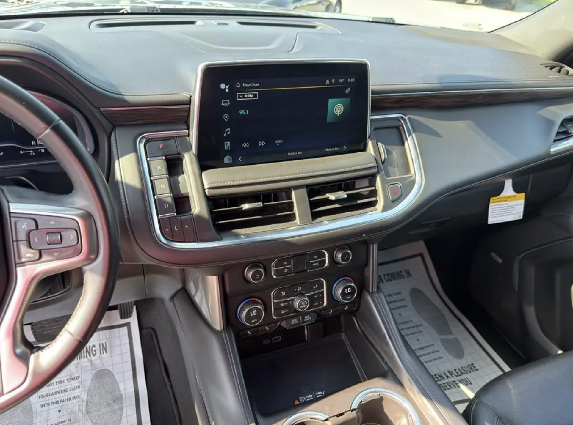 Used 2023 Chevrolet Suburban LT RWD image 21