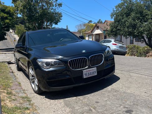Used 2014 BMW 750Li image 2
