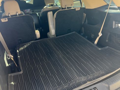 Used 2020 Ford Explorer XLT w/ Equipment Group 202A image 16