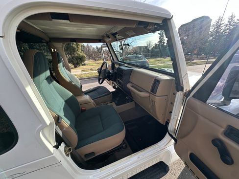 Used 2000 Jeep Wrangler Sahara image 10