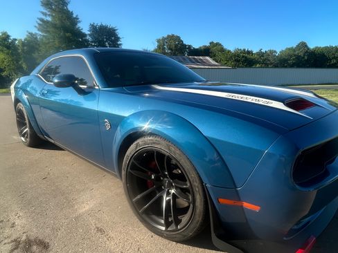 Used 2020 Dodge Challenger SRT Hellcat RWD image 2