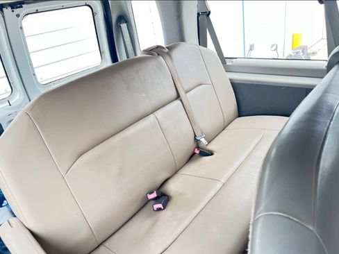 Used 2011 Ford E-350 and Econoline 350 XL w/ PWR Windows & Locks Group image 10