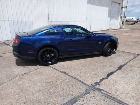 Used 2010 Ford Mustang GT RWD image 1
