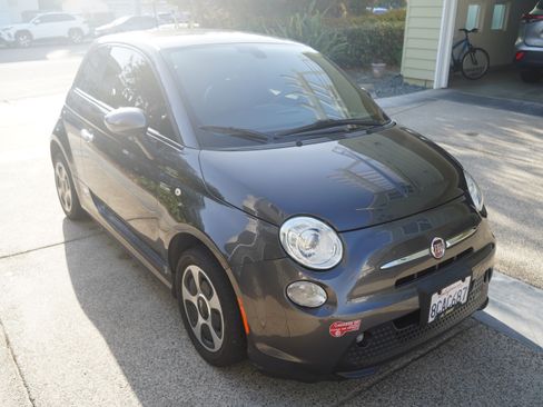 Used 2017 FIAT 500 e FWD image 6