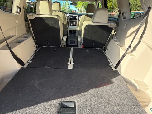 Used 2019 Volkswagen Atlas SE w/ Panoramic Sunroof Package image 11