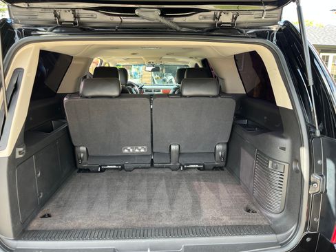 Used 2013 GMC Yukon XL SLT w/ SLT-2 Equipment Package image 12