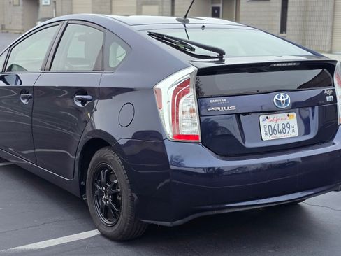 Used 2014 Toyota Prius Four image 5