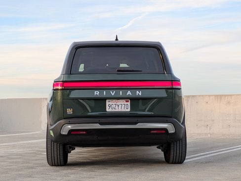 Used 2023 Rivian R1S Adventure image 8