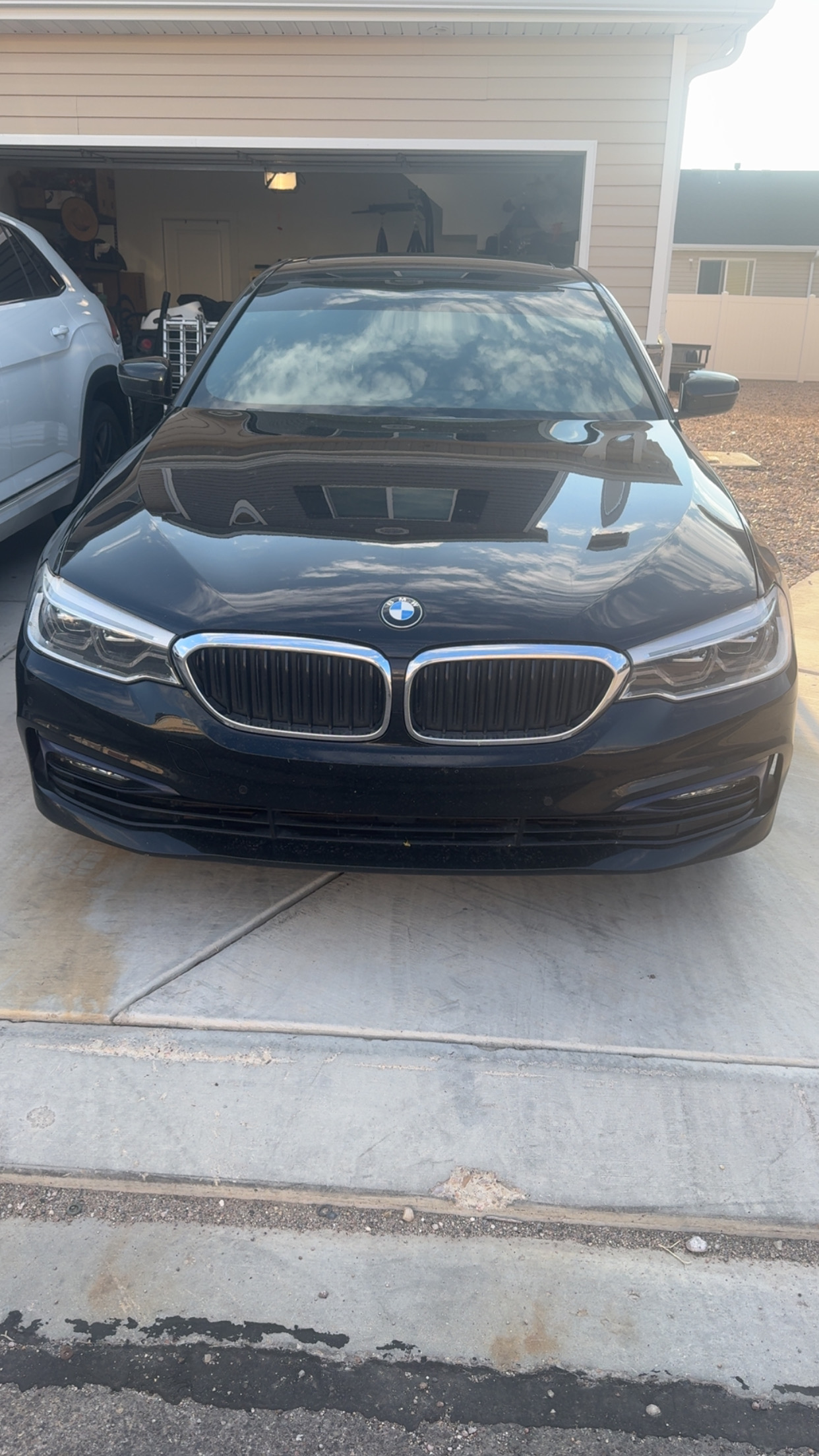 Used 2017 BMW 530i RWD image 1
