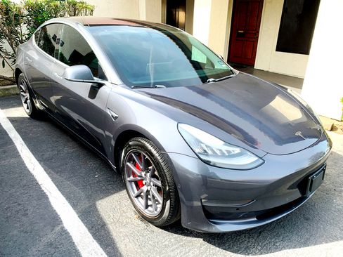 Used 2018 Tesla Model 3 Long Range RWD image 6