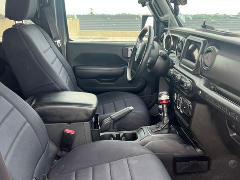 Used 2022 Jeep Wrangler Unlimited Sport AWD/4WD image 16