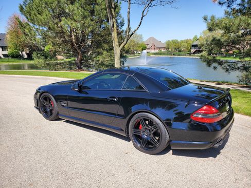 Used 2011 Mercedes-Benz SL 63 AMG image 4