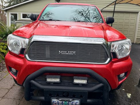 Used 2013 Toyota Tacoma 4x4 Double Cab w/ TRD Off-Road Pkg image 9