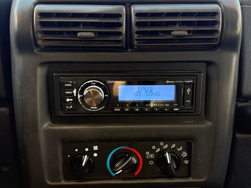 Used 2001 Jeep Wrangler Sport image 11