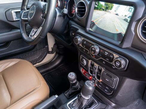 Used 2022 Jeep Gladiator Rubicon w/ LED Lighting Group image 13