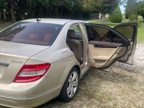 Used 2010 Mercedes-Benz C 300 4MATIC Sedan image 8