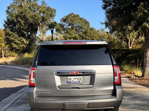 Used 2019 GMC Yukon Denali w/ Denali Ultimate Package image 10