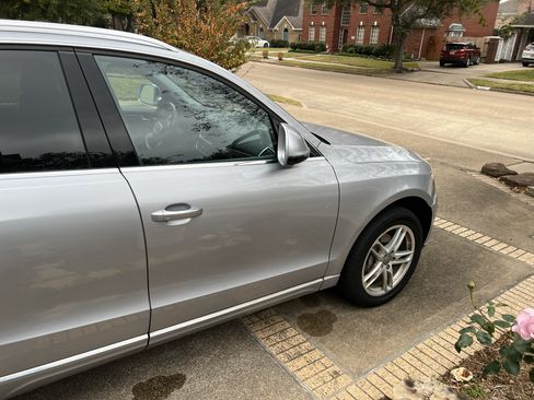 Used 2017 Audi Q5 2.0T Premium Plus w/ Technology Package image 8