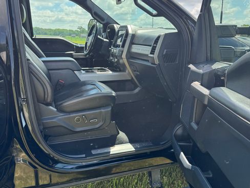 Used 2022 Ford F350 Platinum w/ FX4 Off-Road Package AWD/4WD image 11