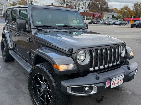 Used 2018 Jeep Wrangler Unlimited Sahara w/ Dual Top Group image 8