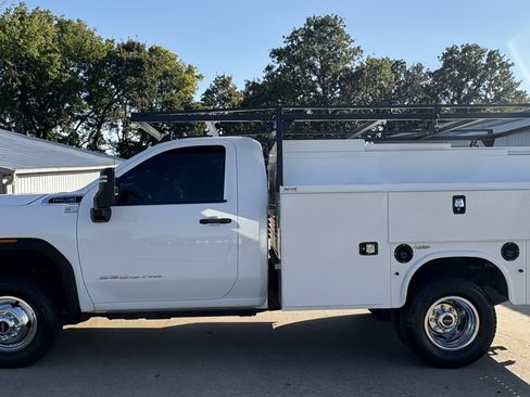Used 2022 GMC Sierra 3500 Pro w/ Convenience Package image 11