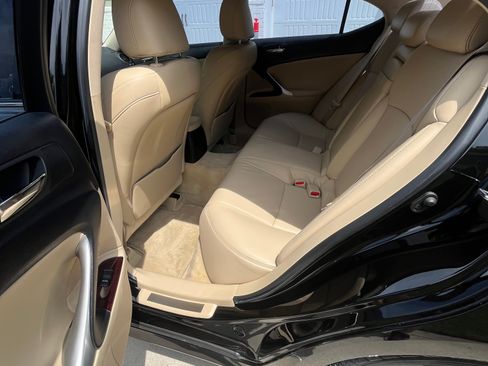 Used 2007 Lexus IS 350 w/ Luxury Plus Pkg RWD image 25