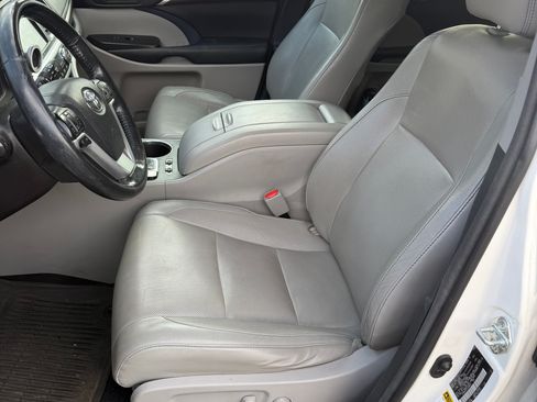 Used 2015 Toyota Highlander Limited Platinum AWD/4WD image 15