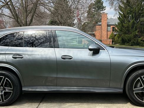 Used 2023 Mercedes-Benz GLC 300 4MATIC image 11